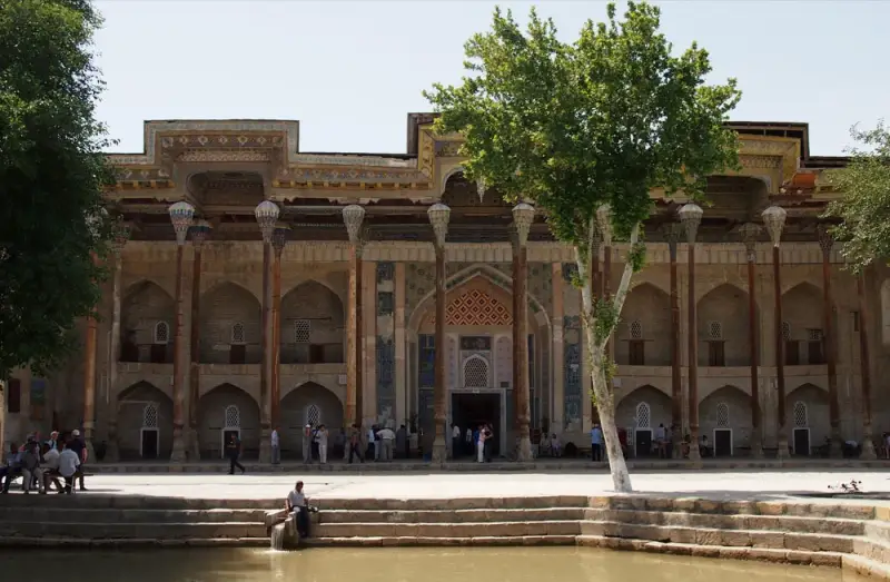 Bolo Khauz mosque columns, Bukhara